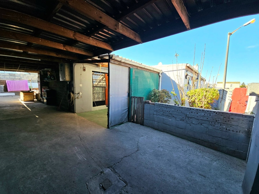 4 Bedroom Property for Sale in Beacon Valley Western Cape